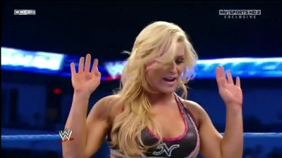 WWE_Friday_Night_SmackDown_08_19_2011_HDTV_Xvid_Divas_Tag_Team_Match_avi_000417640.jpg