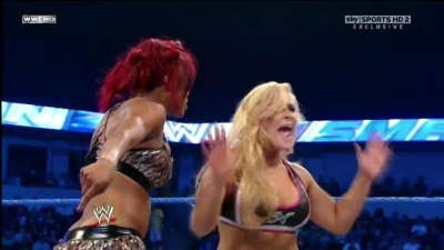 WWE_Friday_Night_SmackDown_08_19_2011_HDTV_Xvid_Divas_Tag_Team_Match_avi_000420920.jpg