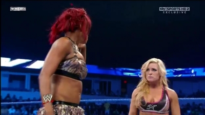 WWE_Friday_Night_SmackDown_08_19_2011_HDTV_Xvid_Divas_Tag_Team_Match_avi_000429120.jpg