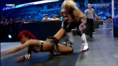 WWE_Friday_Night_SmackDown_08_19_2011_HDTV_Xvid_Divas_Tag_Team_Match_avi_000439800.jpg
