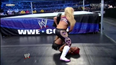 WWE_Friday_Night_SmackDown_08_19_2011_HDTV_Xvid_Divas_Tag_Team_Match_avi_000445920.jpg
