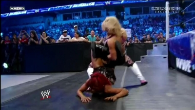 WWE_Friday_Night_SmackDown_08_19_2011_HDTV_Xvid_Divas_Tag_Team_Match_avi_000448640.jpg