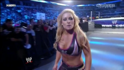 WWE_Friday_Night_SmackDown_08_19_2011_HDTV_Xvid_Divas_Tag_Team_Match_avi_000468720.jpg