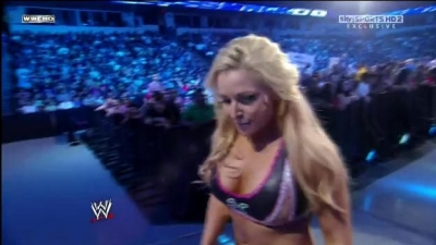 WWE_Friday_Night_SmackDown_08_19_2011_HDTV_Xvid_Divas_Tag_Team_Match_avi_000470920.jpg