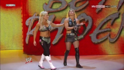WWE_PPV_Survivor_Series_11_20_2011_720p_HDTV_x264_28129_Eve_Torres_vs_Beth_Phoenix_mkv_000089039.jpg