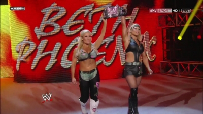 WWE_PPV_Survivor_Series_11_20_2011_720p_HDTV_x264_28129_Eve_Torres_vs_Beth_Phoenix_mkv_000095599.jpg
