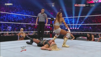 WWE_PPV_Survivor_Series_11_20_2011_720p_HDTV_x264_28129_Eve_Torres_vs_Beth_Phoenix_mkv_000190119.jpg