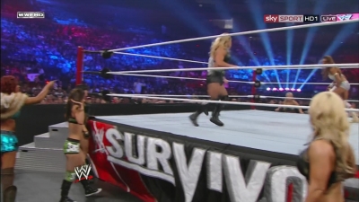 WWE_PPV_Survivor_Series_11_20_2011_720p_HDTV_x264_28129_Eve_Torres_vs_Beth_Phoenix_mkv_000202519.jpg