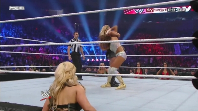 WWE_PPV_Survivor_Series_11_20_2011_720p_HDTV_x264_28129_Eve_Torres_vs_Beth_Phoenix_mkv_000204119.jpg