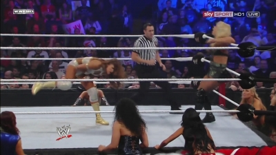 WWE_PPV_Survivor_Series_11_20_2011_720p_HDTV_x264_28129_Eve_Torres_vs_Beth_Phoenix_mkv_000217199.jpg
