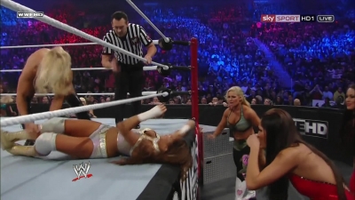 WWE_PPV_Survivor_Series_11_20_2011_720p_HDTV_x264_28129_Eve_Torres_vs_Beth_Phoenix_mkv_000239559.jpg
