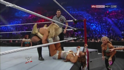 WWE_PPV_Survivor_Series_11_20_2011_720p_HDTV_x264_28129_Eve_Torres_vs_Beth_Phoenix_mkv_000240839.jpg