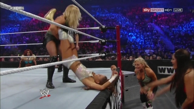 WWE_PPV_Survivor_Series_11_20_2011_720p_HDTV_x264_28129_Eve_Torres_vs_Beth_Phoenix_mkv_000241439.jpg