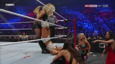 WWE_PPV_Survivor_Series_11_20_2011_720p_HDTV_x264_28129_Eve_Torres_vs_Beth_Phoenix_mkv_000243799.jpg
