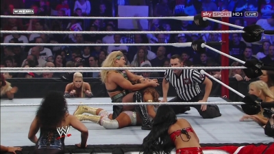 WWE_PPV_Survivor_Series_11_20_2011_720p_HDTV_x264_28129_Eve_Torres_vs_Beth_Phoenix_mkv_000259439.jpg