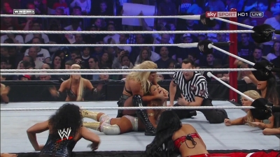 WWE_PPV_Survivor_Series_11_20_2011_720p_HDTV_x264_28129_Eve_Torres_vs_Beth_Phoenix_mkv_000260839.jpg
