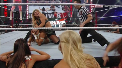 WWE_PPV_Survivor_Series_11_20_2011_720p_HDTV_x264_28129_Eve_Torres_vs_Beth_Phoenix_mkv_000265119.jpg