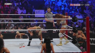 WWE_PPV_Survivor_Series_11_20_2011_720p_HDTV_x264_28129_Eve_Torres_vs_Beth_Phoenix_mkv_000286999.jpg