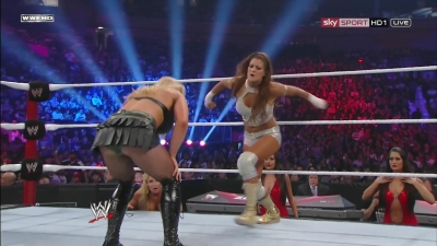 WWE_PPV_Survivor_Series_11_20_2011_720p_HDTV_x264_28129_Eve_Torres_vs_Beth_Phoenix_mkv_000289159.jpg