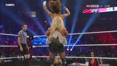 WWE_PPV_Survivor_Series_11_20_2011_720p_HDTV_x264_28129_Eve_Torres_vs_Beth_Phoenix_mkv_000291279.jpg