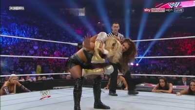 WWE_PPV_Survivor_Series_11_20_2011_720p_HDTV_x264_28129_Eve_Torres_vs_Beth_Phoenix_mkv_000332599.jpg