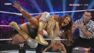 WWE_PPV_Survivor_Series_11_20_2011_720p_HDTV_x264_28129_Eve_Torres_vs_Beth_Phoenix_mkv_000333759.jpg
