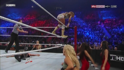 WWE_PPV_Survivor_Series_11_20_2011_720p_HDTV_x264_28129_Eve_Torres_vs_Beth_Phoenix_mkv_000386719.jpg