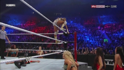 WWE_PPV_Survivor_Series_11_20_2011_720p_HDTV_x264_28129_Eve_Torres_vs_Beth_Phoenix_mkv_000387959.jpg