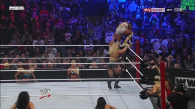 WWE_PPV_Survivor_Series_11_20_2011_720p_HDTV_x264_28129_Eve_Torres_vs_Beth_Phoenix_mkv_000389519.jpg