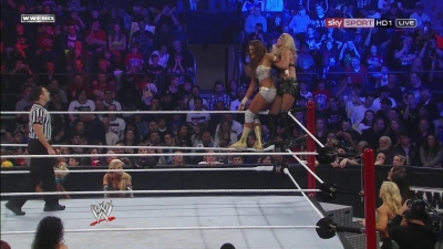 WWE_PPV_Survivor_Series_11_20_2011_720p_HDTV_x264_28129_Eve_Torres_vs_Beth_Phoenix_mkv_000417159.jpg