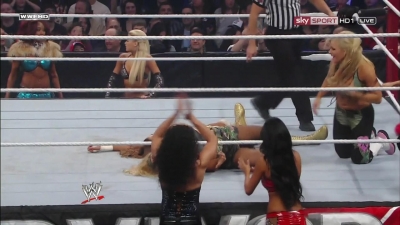 WWE_PPV_Survivor_Series_11_20_2011_720p_HDTV_x264_28129_Eve_Torres_vs_Beth_Phoenix_mkv_000433759.jpg