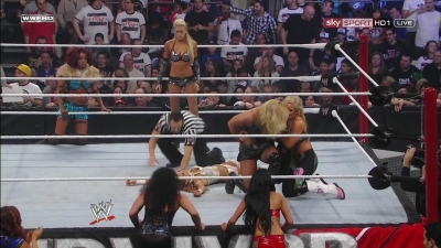 WWE_PPV_Survivor_Series_11_20_2011_720p_HDTV_x264_28129_Eve_Torres_vs_Beth_Phoenix_mkv_000446159.jpg