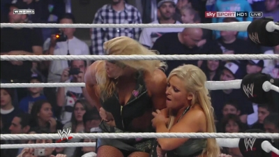WWE_PPV_Survivor_Series_11_20_2011_720p_HDTV_x264_28129_Eve_Torres_vs_Beth_Phoenix_mkv_000449039.jpg