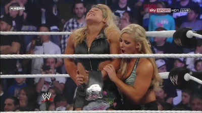 WWE_PPV_Survivor_Series_11_20_2011_720p_HDTV_x264_28129_Eve_Torres_vs_Beth_Phoenix_mkv_000450239.jpg
