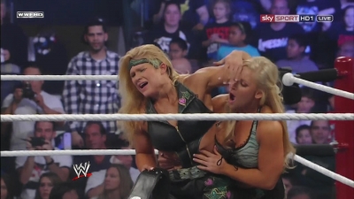 WWE_PPV_Survivor_Series_11_20_2011_720p_HDTV_x264_28129_Eve_Torres_vs_Beth_Phoenix_mkv_000451999.jpg