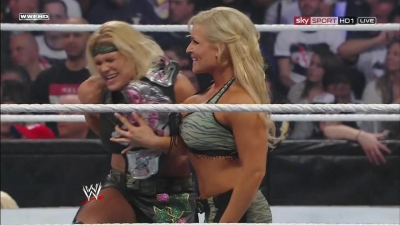WWE_PPV_Survivor_Series_11_20_2011_720p_HDTV_x264_28129_Eve_Torres_vs_Beth_Phoenix_mkv_000486679.jpg
