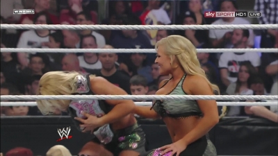 WWE_PPV_Survivor_Series_11_20_2011_720p_HDTV_x264_28129_Eve_Torres_vs_Beth_Phoenix_mkv_000487759.jpg