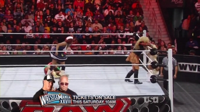 WWE_Raw_10_31_11_720p_AC3_5_1_x264_mkv_000461644.jpg